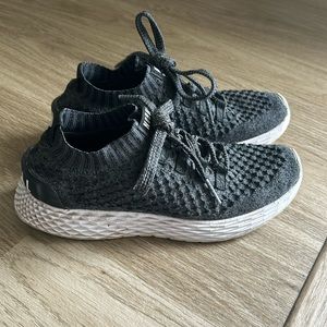 Graphite nobull knit runner